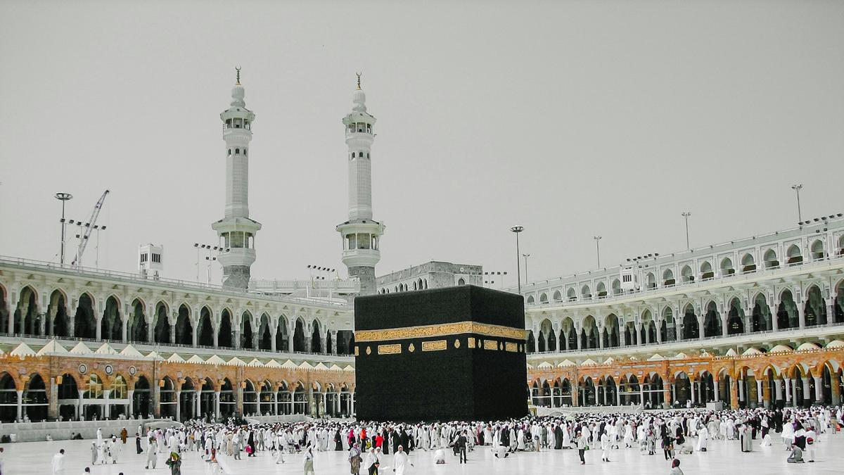 Apakah Kain Kiswah Penutup Ka'bah Dijual Setelah Diganti? Pahami Kebijakan Resmi Pemerintah Arab Saudi