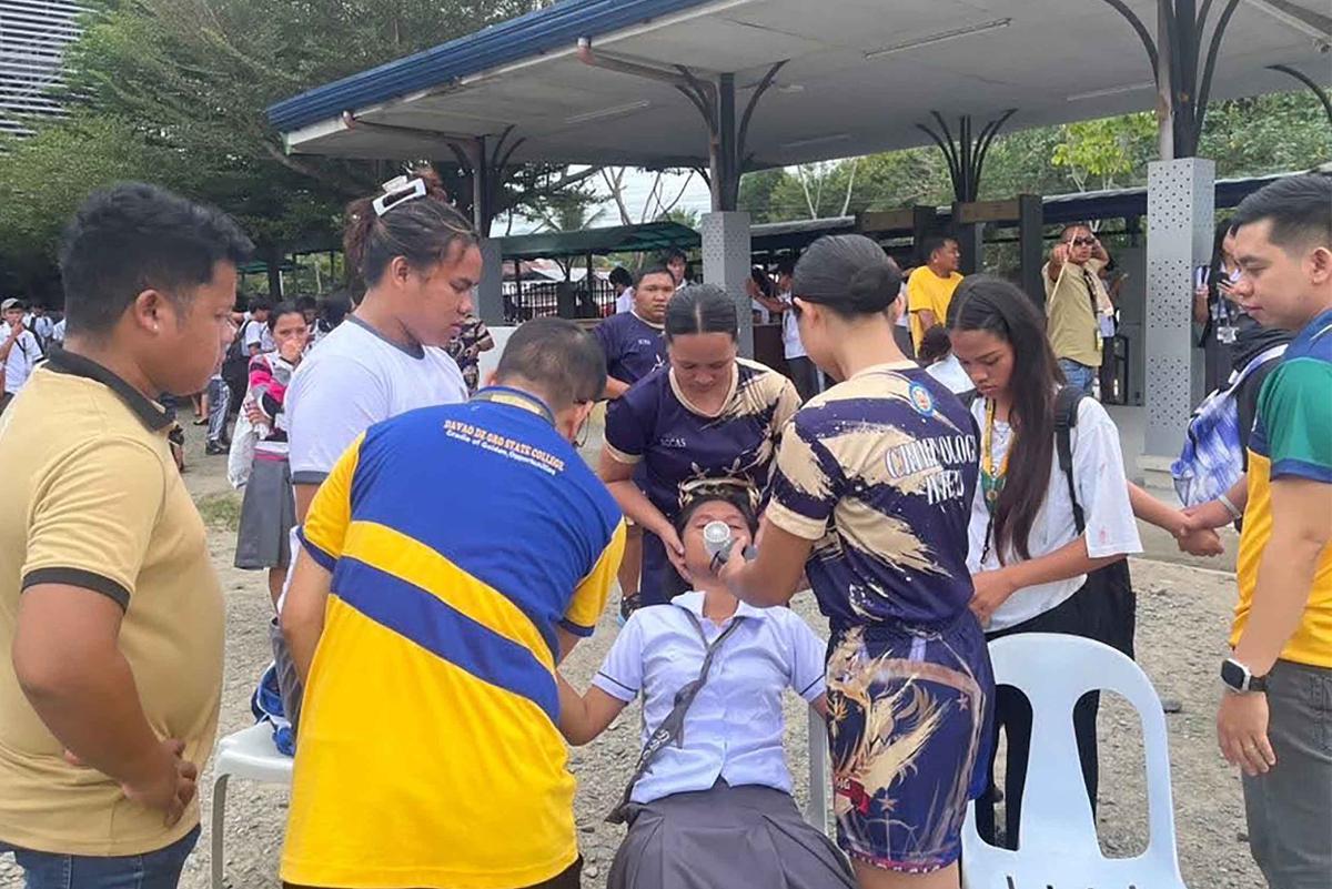 FOTO: Detik-Detik Kepanikan Warga Mindanao saat Gempa 7,4 SR Guncang Filipina