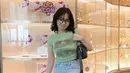 Bagi pengguna media sosial TikTok, sosok Tokyolagi tentu sudah cukup familiar. Berbagai video pendeknya dalam media sosial tersebut kerap FYP dan ditonton oleh jutaan netizen. Baru-baru ini wanita yang memiliki nama asli Winda Saut ini pun menjadi brand ambasador dari sebuah tim eSport GPX dan banyak menghiasi berbagai acara talkshow yang tayang di YouTube. (Liputan6.com/IG/@tokyolagii)