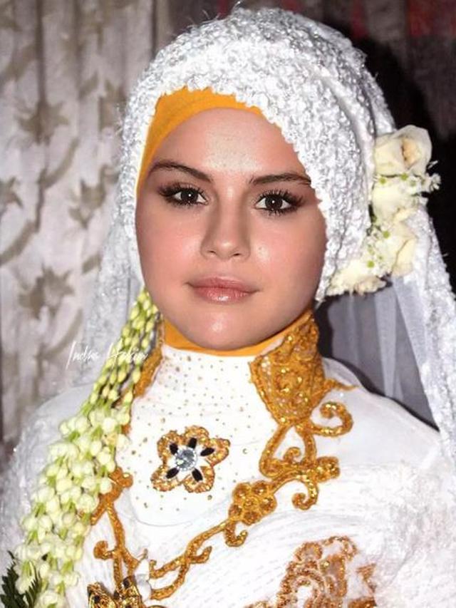 6 Editan Foto Artis Hollywood Jika Berkebaya Ini Bikin Senyum, Kocak