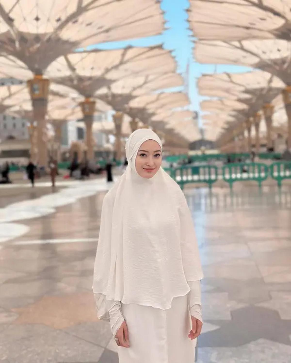 6 Pesona Elegan Anak Tommy Soeharto Puteri Modiyanti dalam Balutan Berbagai Gaya Hijab, Pashmina hingga Syar'i