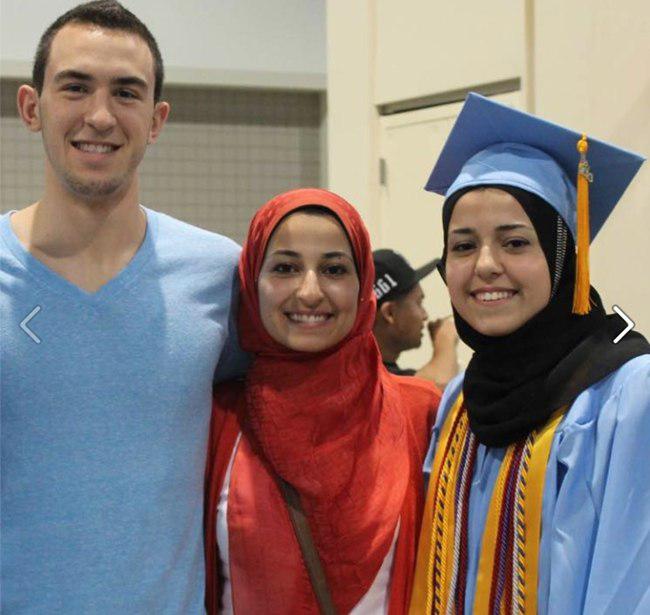 Korban penembakan Chapel Hill dari kiri ke kanan: Deah Shaddy Barakat,(23), istrinya, Yusor Mohammad,(21), dan adiknya, Razan Mohammad Abu-Salha,(19)| foto: copyright facebook.com/ourthreewinners