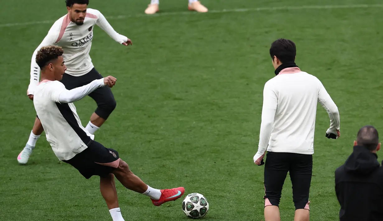 Di laga tandang, Les Parisiens mencatat 16 kemenangan beruntun di semua kompetisi. (FRANCK FIFE/AFP)