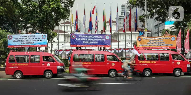 Demo Sopir Angkot di Balai Kota DKI Jakarta