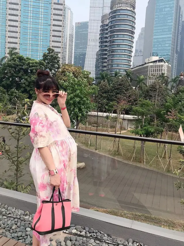 Potret Melissa Aryani Istri Choky Sitohang Hamil Anak Ketiga. (Sumber: Instagram/mrssitohang)