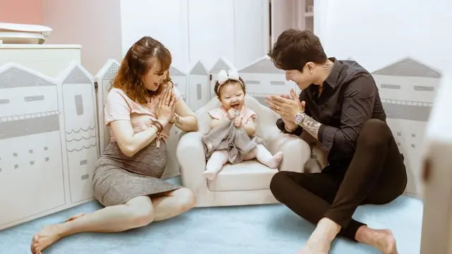 [Fimela] Lee Jeong Hoon dan Moa Aeim