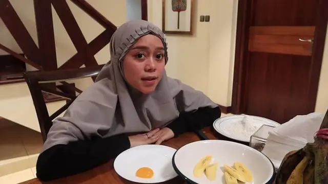 Pasangan Romantis, Ini 7 Momen Lesti Kejoran Masak Buat Rizky Billar