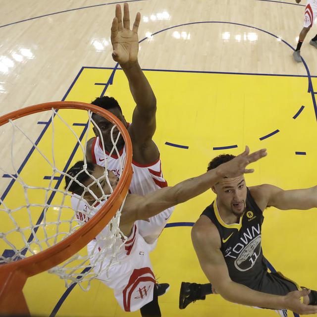 Mengenal Lay Up Dalam Olahraga Basket Dan Cara Melatihnya Ragam Bola Com