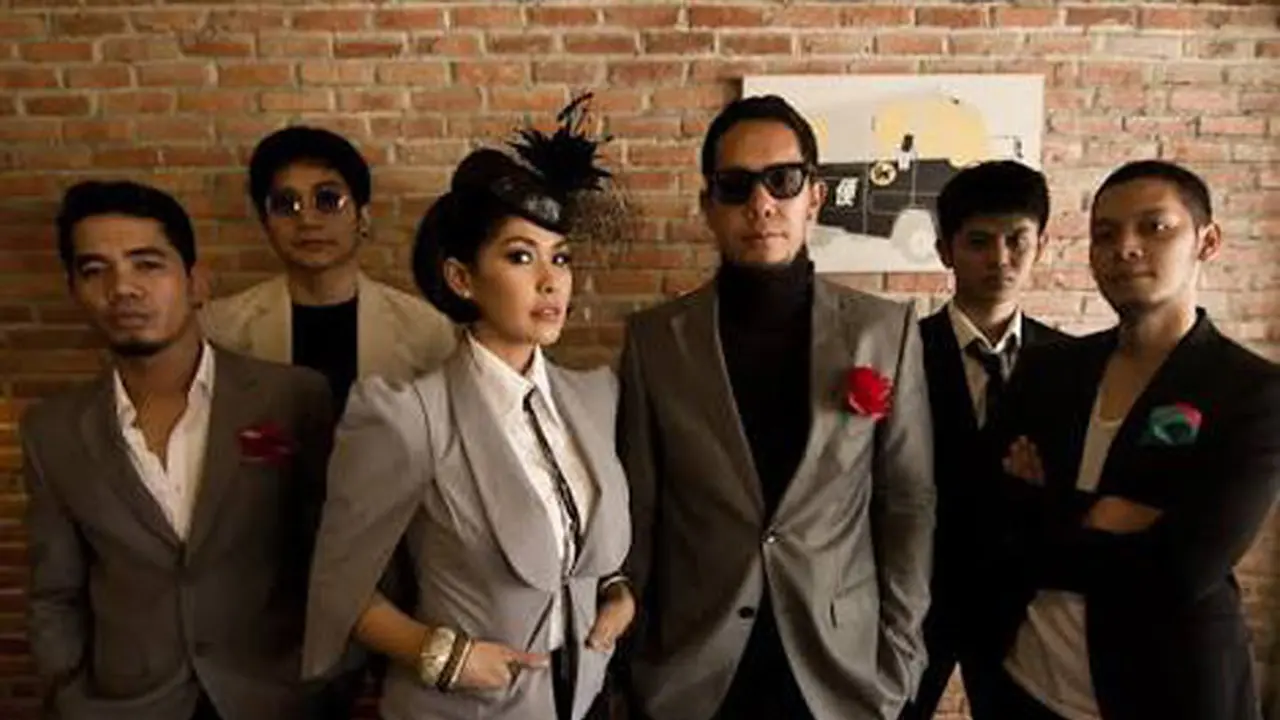 Maliq & D'Essentials