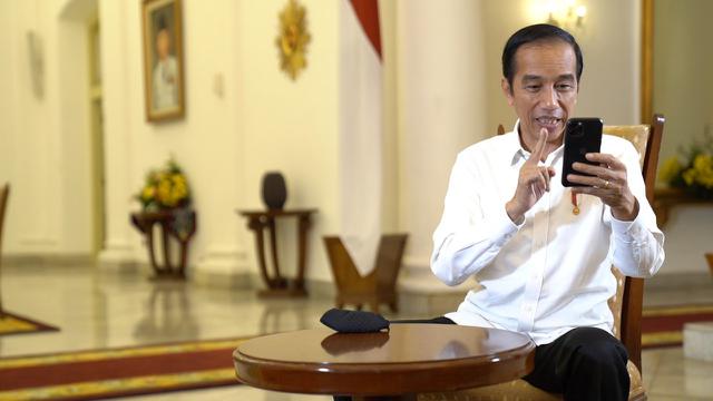 Presiden Jokowi berbincang dengan perawat Sifira Kristingrum soal Covid-19 melalui sambungan video, Minggu (27/9/2020).