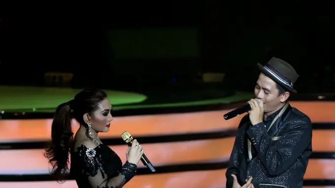 [Bintang] Nia Daniaty]