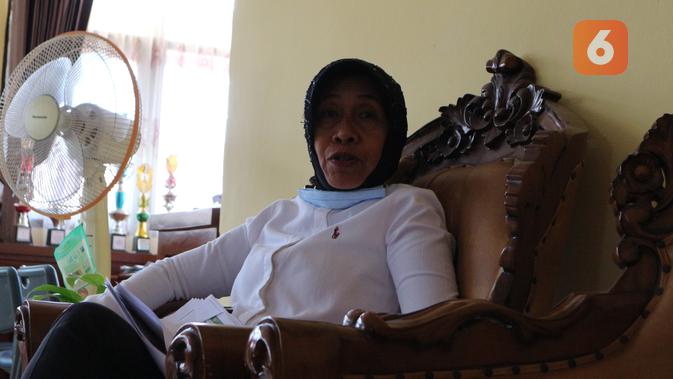 Kadis DPTH Sulteng Trie Iriany Lamakampali saat memberi keterangan seputar penanganan kondisi pertanian pascabencana, di kantornya, Rabu (23/9/2020). (Foto: Liputan6.com/ Heri Susanto).