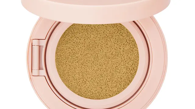 Wajah Mulus Tanpa Pori-Pori dengan BB Cushion Maybelline X Gigi Hadid
