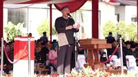 Wali Kota Depok saat mengikuti upacara peringatan HUT ke-78 Kemerdekaan Indonesia di Balai Kota Depok. (Liputan6.com/Dicky Agung Prihanto)