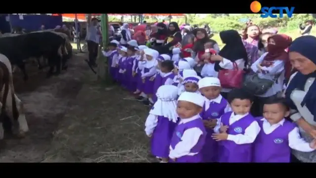 Ketika Anak-Anak di Cianjur Belajar Merawat Hewan Kurban