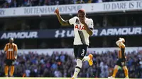 Danny Rose mencetak gol kedua Tottenham Hotspur ke gawang Hull City dalam lanjutan Liga Premier Inggris (Reuters / Andrew Couldridge)