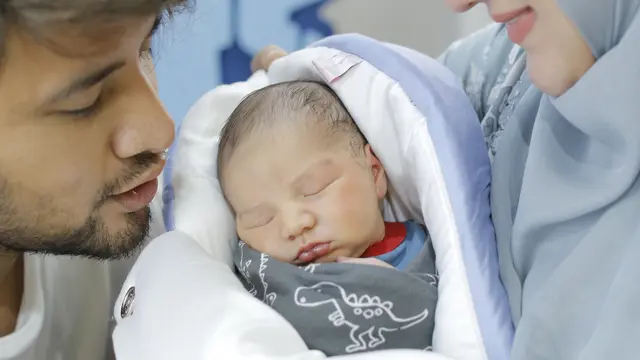 Irish Bella dan Ammar Zoni. (Foto: Arie Asanandaputra dan Oxygen Entertainment)
