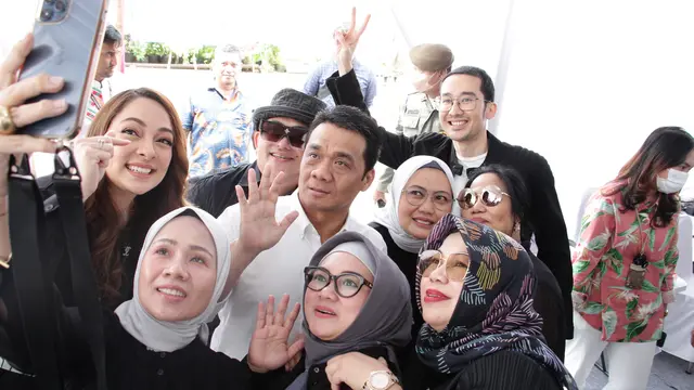 QuickGlam, sebuah klinik pertama di Indonesia, yang menyediakan layanan Estetika, Anti Aging dan Seksologi dalam satu wadah.