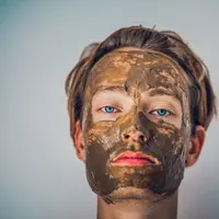 Ilustrasi masker wajah. Sumber foto: unsplash.com/Isabell Winter.