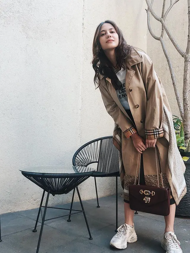 9 Koleksi Tas Mewah Pevita Pearce Senilai Puluhan Juta, Kunci Tampil Memesona dengan Bare Face