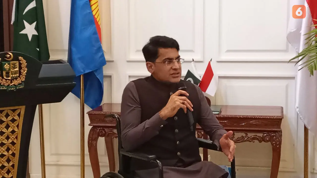 Kuasa Usaha Kedutaan Besar Pakistan di Jakarta Roshan Lal mengklaim bahwa Islamabad selalu menawarkan India untuk menyelesaikan masalah melalui negosiasi (Dok. Liputan6.com/Teddy Tri Setio Berty).