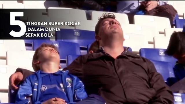 Berikut video super kocak yang terjadi dalam dunia sepak bola mulai dari ulah fans konyol hingga hujan yang memberhentikan pertandingan.