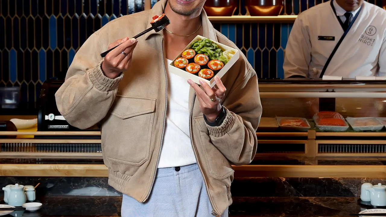 Sushi Bertemu Stroberi dan Mangga, Kolaborasi Chalton Ciptadi & Sushi Hiro Hadirkan Sushi Jumbo Bertema Buah yang Bikin Penasaran