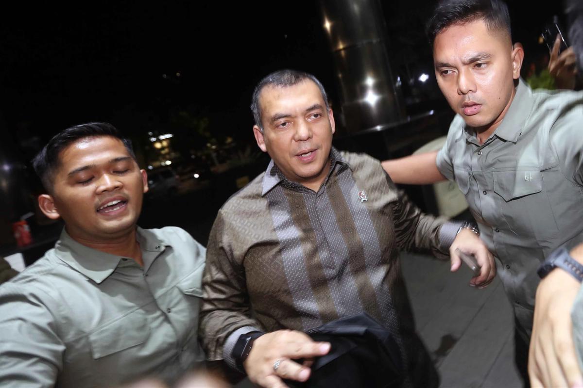 FOTO: Silmy Karim Datangi KPK Usai Dicari Penyidik