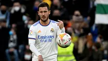 Eden Hazard. Pemain sayap Real Madrid berusia 31 tahun yang telah 3 musim memperkuat Los Blancos sejak 2019/2020 ini belum tampil sesuai ekspektasi karena sering dilanda cedera. Chelsea sebagai klub lamanya kabarnya bersedia menampung sebagai pemain pinjaman musim depan. (AFP/Pierre-Philippe Marcou)