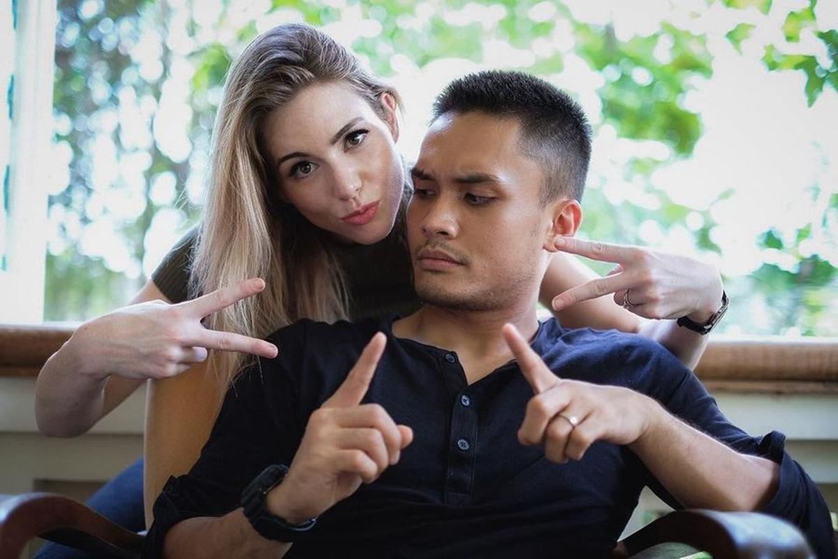 "Kalaupun kita berusaha untuk menyembuhkan itu ada kemungkinan saya tidak bisa mempunyai keturunan," lanjut bintang film SRI ASIH itu.&nbsp;