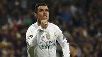 Cristiano Ronaldo menciptakan empat gol saat Real Madrid mengempaskan Malmo FF 8-0 pada pertandingan terakhir Grup A Liga Champions, Rabu (9/15/2015) dini hari WIB. (Reuters/Juan Medina)