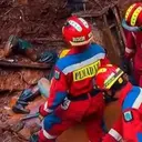 Beton Drainase Roboh, Dua Pekerja Sempat Terjebak