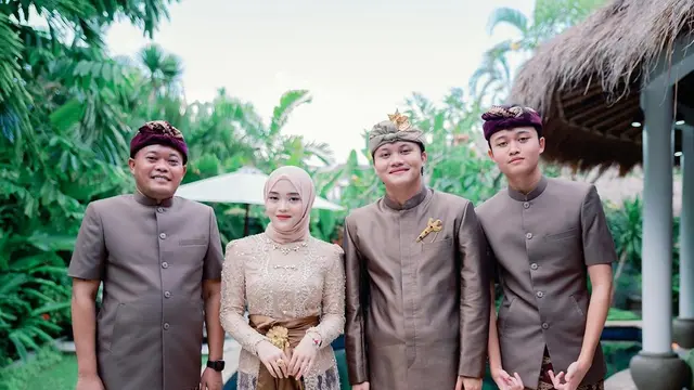 6 Potret Sule Dampingi Rizky Febian di Upacara Mepamit, Disambut Keluarga Mahalini