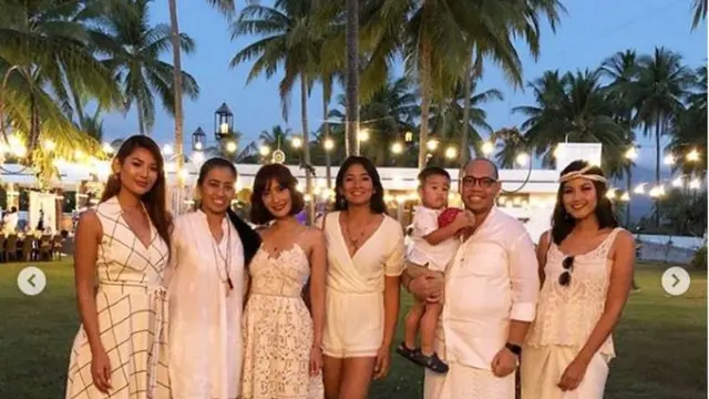 Gaya Putri Indonesia di pernikahan Nadine Chandrawinata dan Dimas Anggara (Instagram @artikasaridevi)