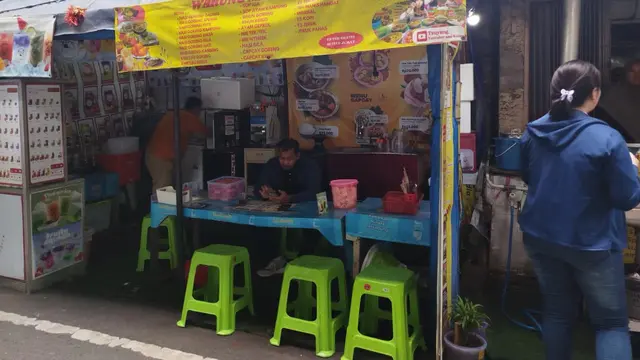 Warung Makan di Gondangdia yang Viral Usai Didatangi Tzuyang