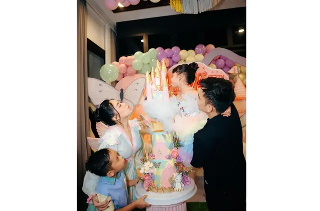 Pesta Perayaan Ulang Tahun ke-5 Chava (Sumber: Instagram/rachelvennya)