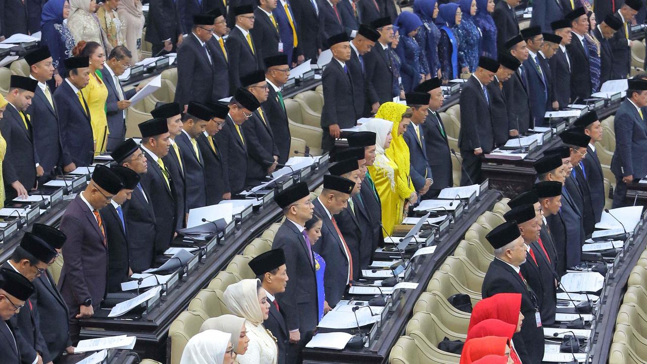 VIDEO: Pesona Cantik Anggota DPD Termuda Larasati Moriska Dapil Kalimantan Utara