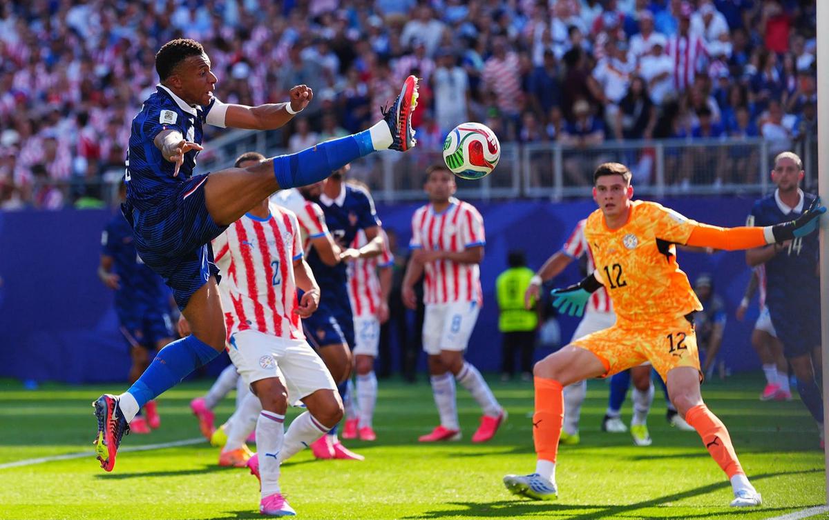 FOTO: Prancis Melaju ke Perempat Final Usai Kalahkan Paraguay
