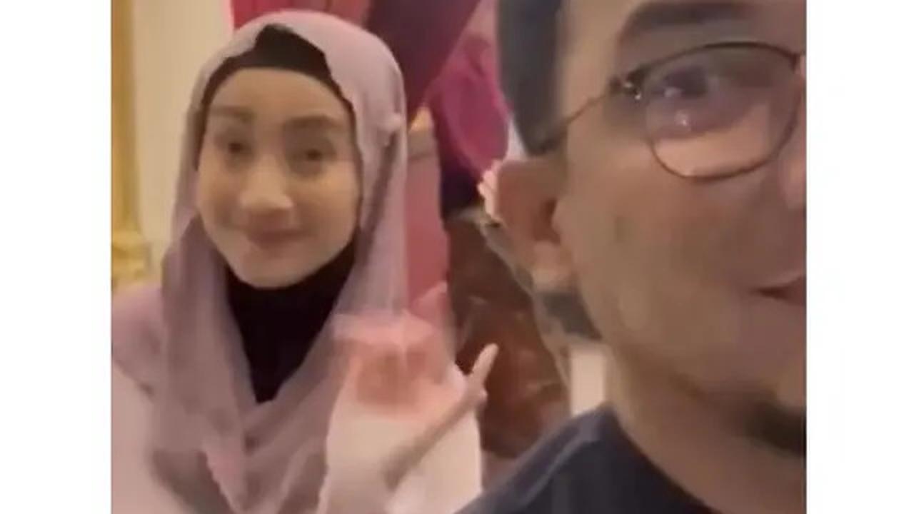 6 Potret Ruben Onsu Imami Salat Desy Ratnasari dan Putrinya, Bukber Puasa Syawal