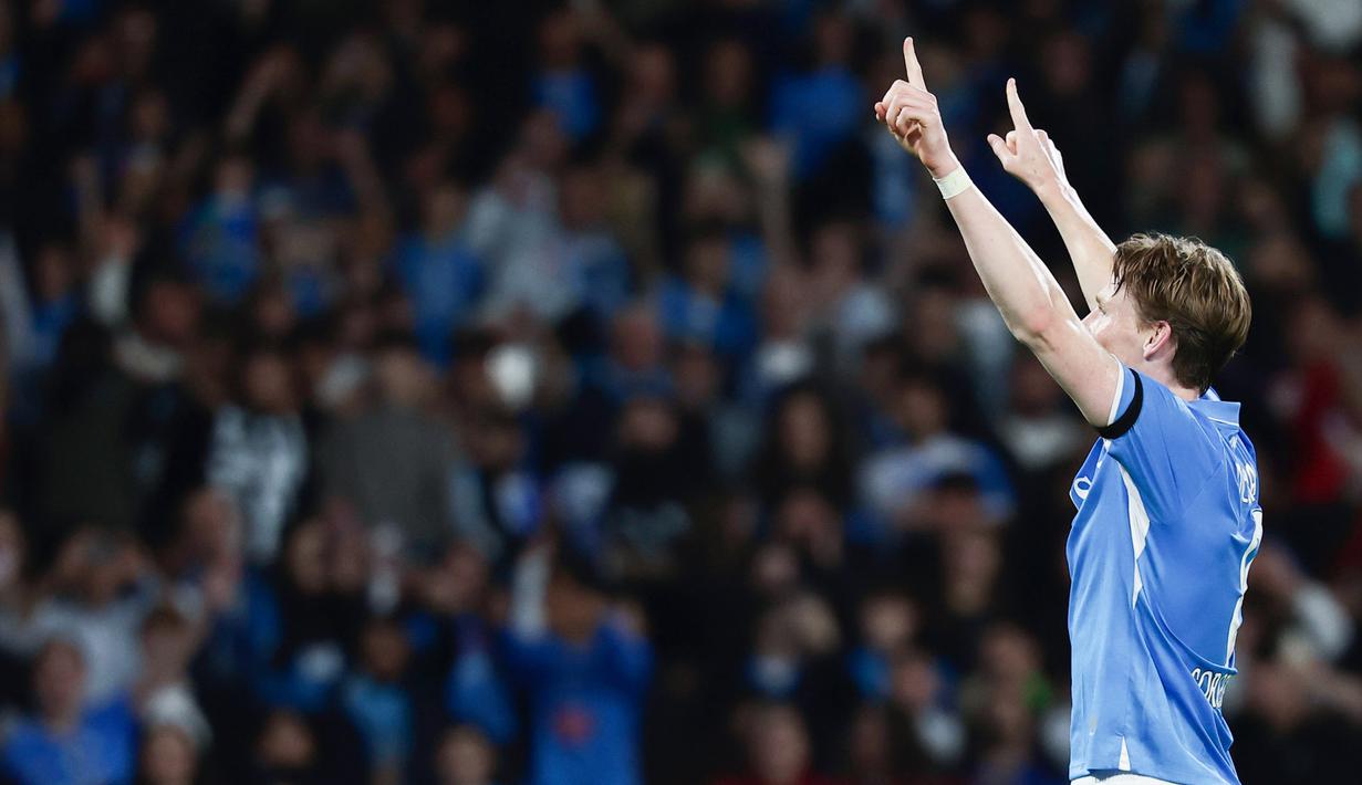 Scott McTominay menjadi pahlawan kemenangan Napoli atas Torino dengan skor 2-0 di pekan ke-34 Serie A, Senin (28/4/2025) dini hari WIB. Kemenangan ini membawa Napoli memimpin puncak klasemen Serie A dengan 74 poin. (Alessandro Garofalo/LaPresse via AP)