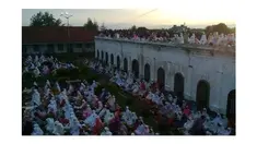 Suasana religius terasa sangat kental saat gerhana matahari total di Bengkulu. Kegiatan yang dipusatkan di dalam kawasan Benteng Marlborough ini dijejali ribuan warga bersama para pelajar dan beberapa tokoh nasional.