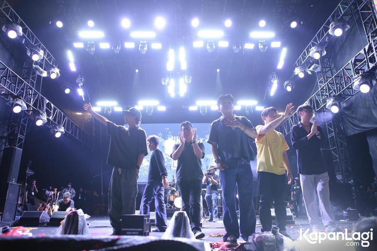 10 Potret Juicy Luicy Bikin Baper Puluhan Ribu Penonton di KapanLagi Buka Bareng BRI Festival 2025, Suaranya Adem Banget