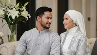 7 Ide Baju Lebaran Couple Suami Istri yang Simple Tapi Serasi, Tampil Kompak dan Elegan