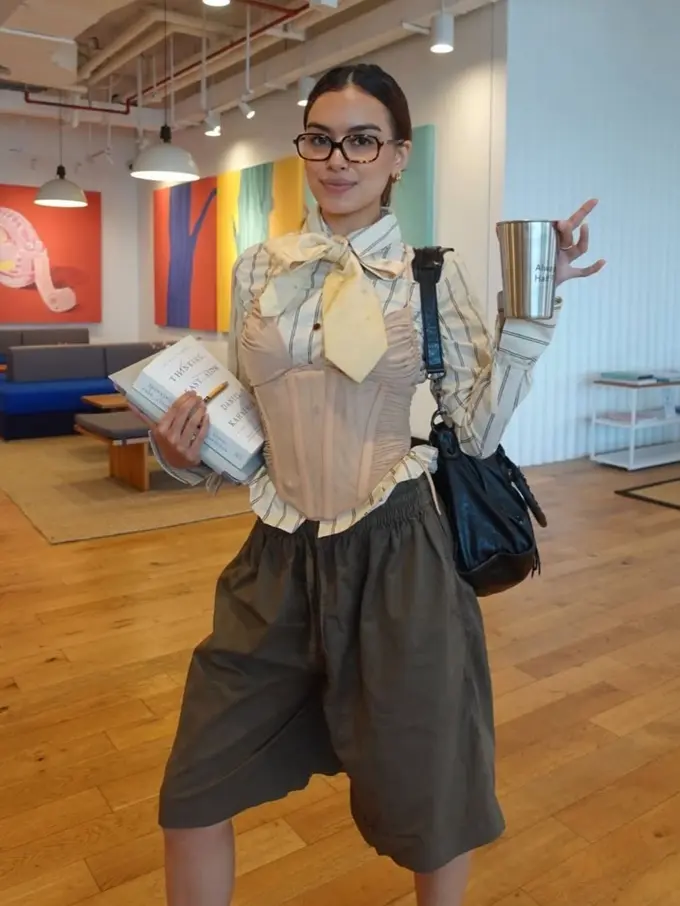 Eva Celia Hadirkan Gaya 80s-90s dengan Sentuhan Kekinian (Instagram/@evacelia)