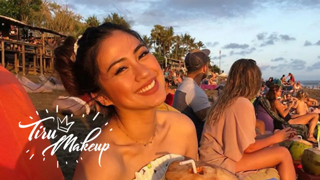Tiru Makeup: Gaya Makeup Liburan ala Tyna Kanna Mirdad