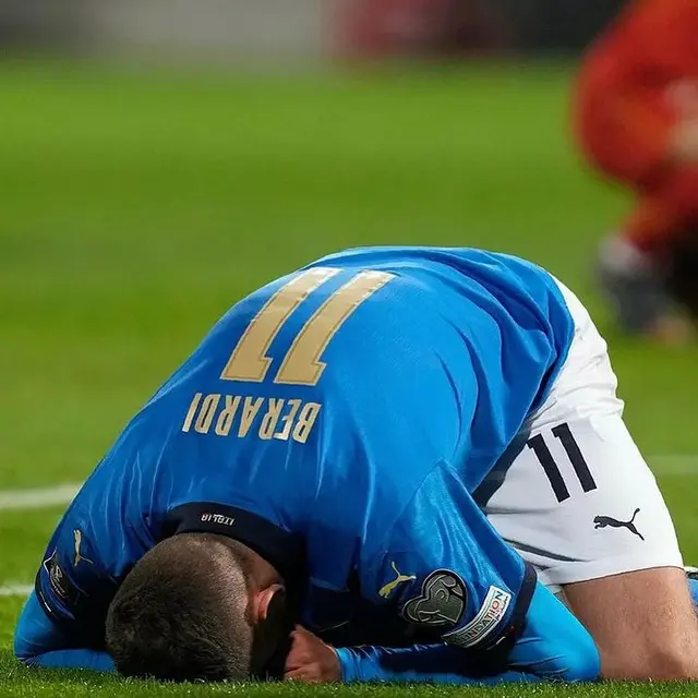 6 Momen Pemain Timnas Italia Tahan Tangis Usai Gagal ke Piala Dunia 2022