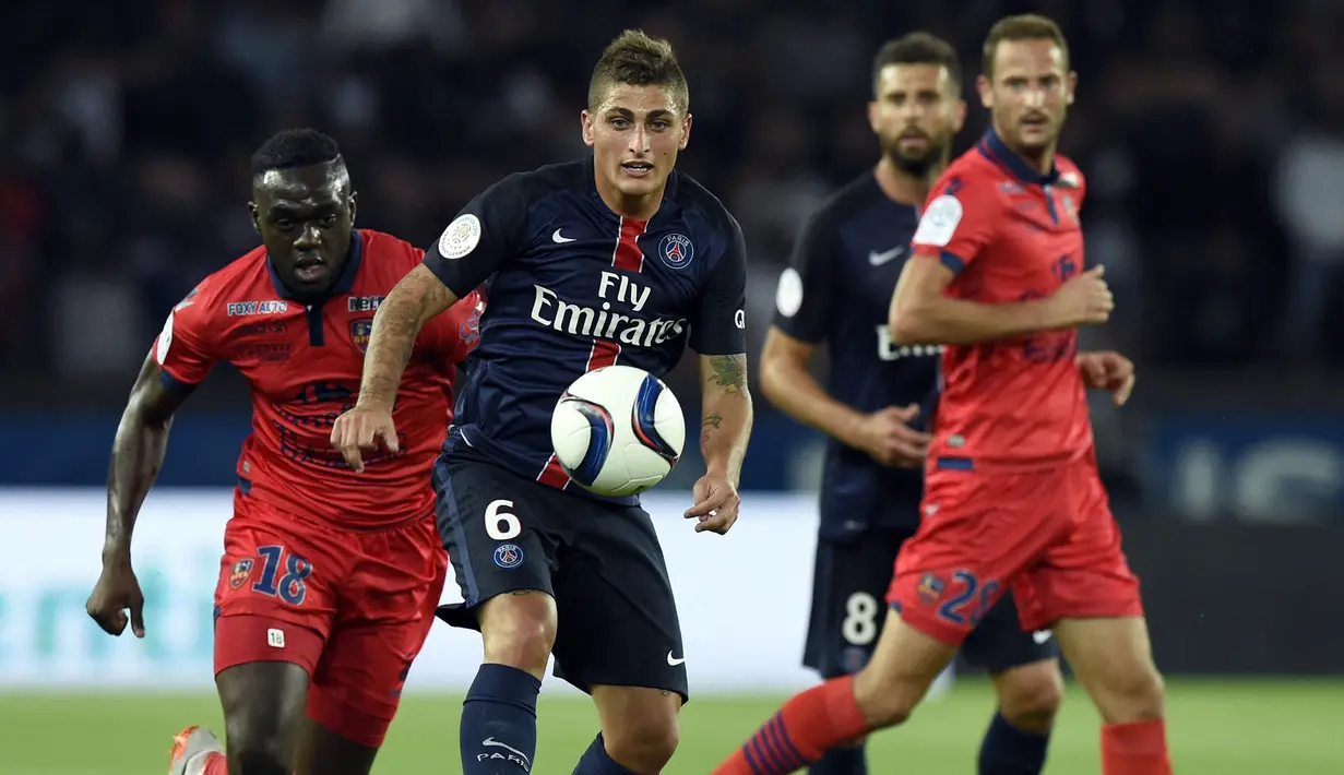 Marco Verratti adalah pemain terlama di skuat PSG saat ini. Kehadiran pentingnya di lini tengah, mampu mendikte permainan Les Parisiens. Lewat kecepatan dan akurasi umpannya, Verratti telah dipercaya tampil sebanyak 18 kali dengan menyumbang dua gol pada musim ini. (AFP/Miguel Medina)