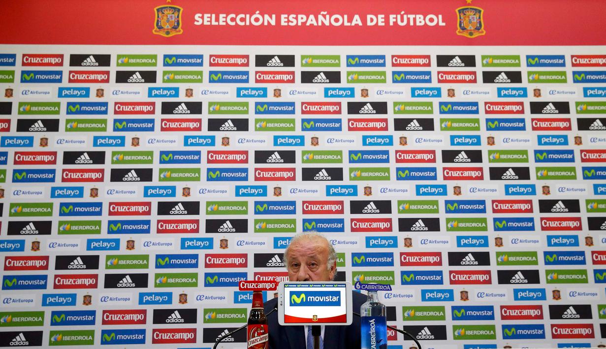 Pelatih Spanyol, Vicente del Bosque saat memberikan keterangan kepada awak media di Las Rozas, Spanyol, (17/5/2016). Meski Cedara bintang Manchester City, David Silva tetap ikut di piala Eropa 2016. (REUTERS / Juan Medina)