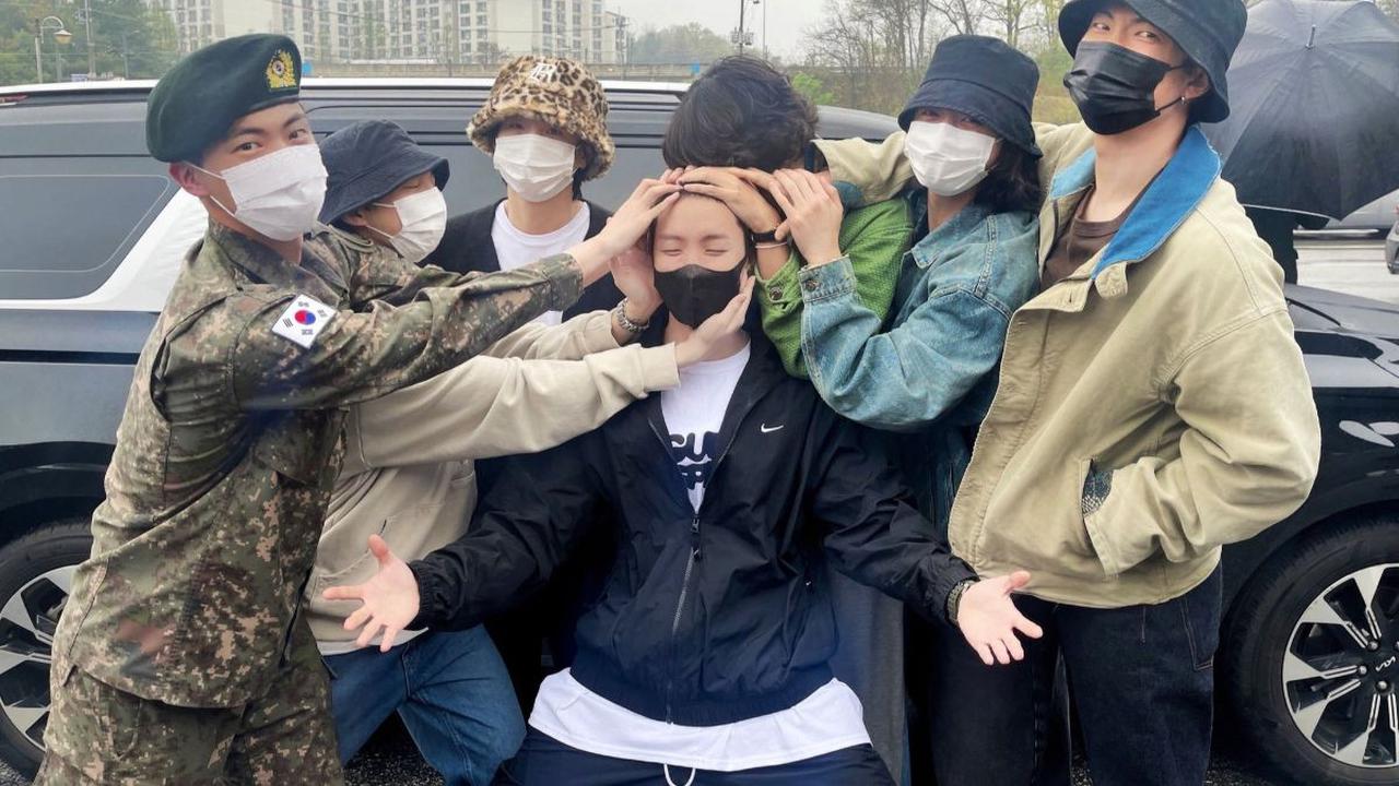Potret Pelepasan Member BTS Wamil, dari Jin hingga Jungkook dan Jimin