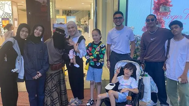 6 Potret Abidzar Al Ghifari Liburan di Singapura, Nikmati Momen Bareng Keluarga